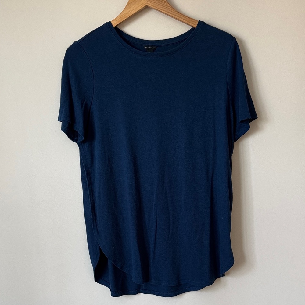 Ann Taylor | Long Short Sleeve Split Side Scoopneck Top in Deep Blue | Size M